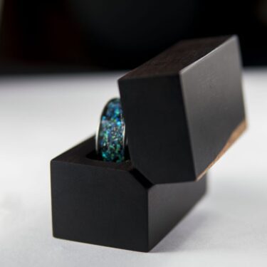 Alternative view of DMagnetic Ebony Wooden Ring Box