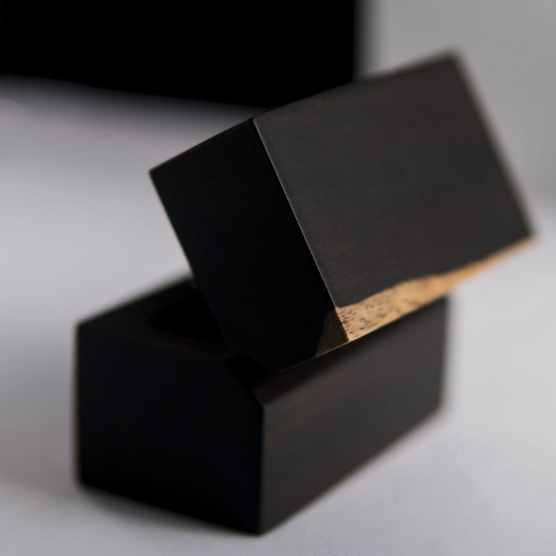 DMagnetic Ebony Wooden Ring Box - Image 3